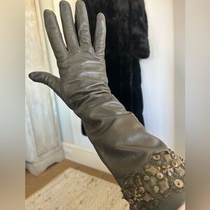 Carlisle Olive Embellished Leather Gloves  size L NWOT PERFECT NEW🍾🥂